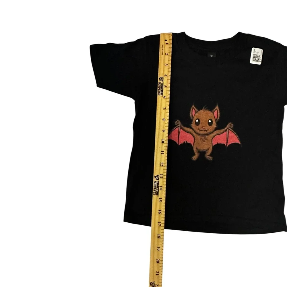 Black T-Shirt with Cute Bat Graphic Tee‎ Short Sleeve Kids Size 2